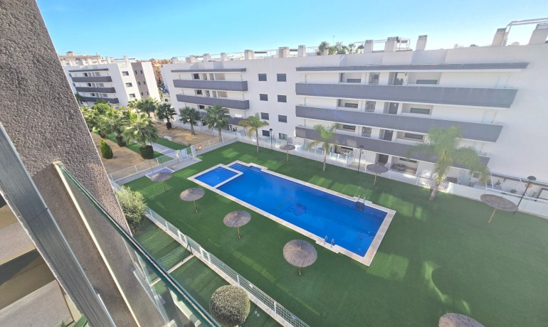 Revente - Apartment / Flat * -
Orihuela Costa - Villamartín *