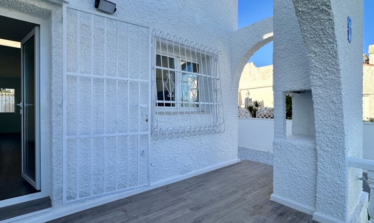 Venta - Apartamento / piso -
Orihuela Costa - Las Filipinas