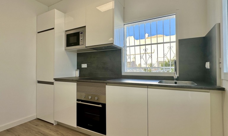 Venta - Apartamento / piso -
Orihuela Costa - Las Filipinas