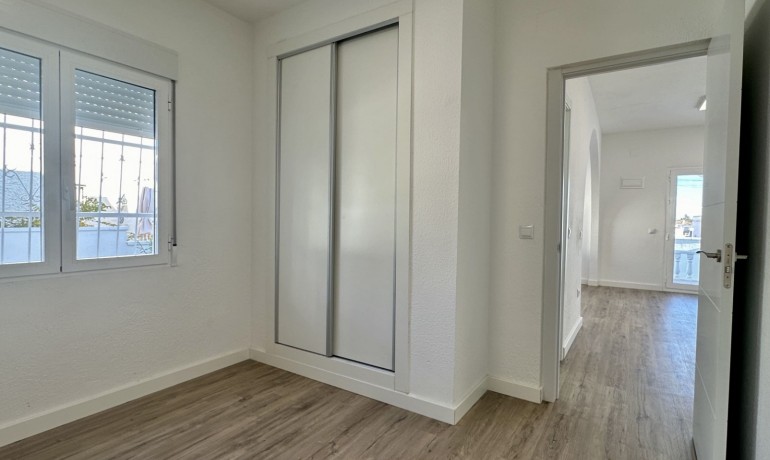 Venta - Apartamento / piso -
Orihuela Costa - Las Filipinas