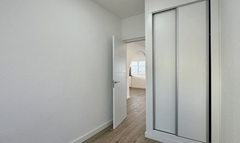 Venta - Apartamento / piso -
Orihuela Costa - Las Filipinas