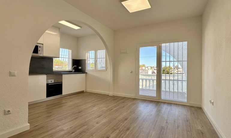 Venta - Apartamento / piso -
Orihuela Costa - Las Filipinas