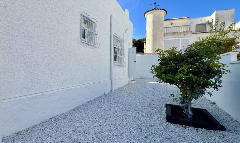 Venta - Apartamento / piso -
Orihuela Costa - Las Filipinas