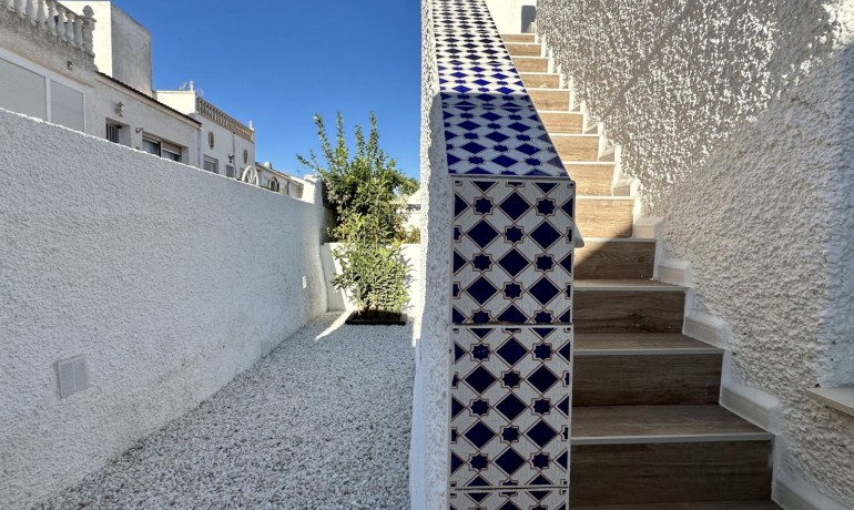 Venta - Apartamento / piso -
Orihuela Costa - Las Filipinas