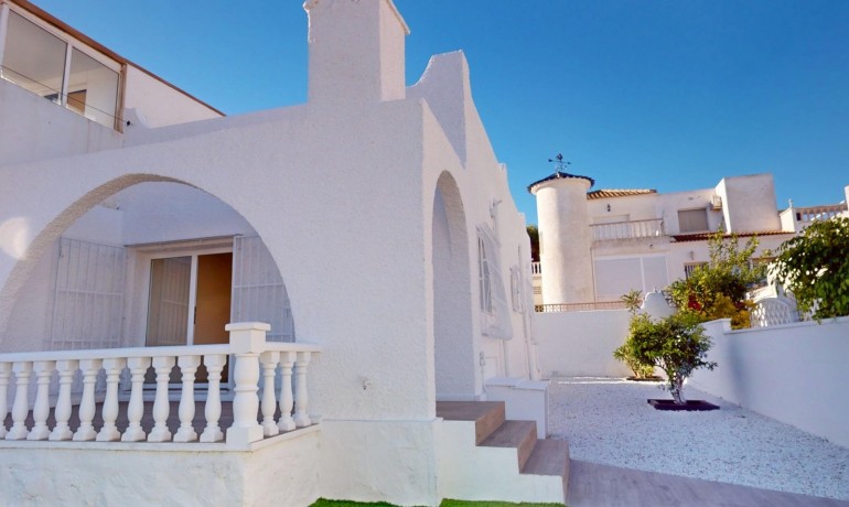 Venta - Apartamento / piso -
Orihuela Costa - Las Filipinas