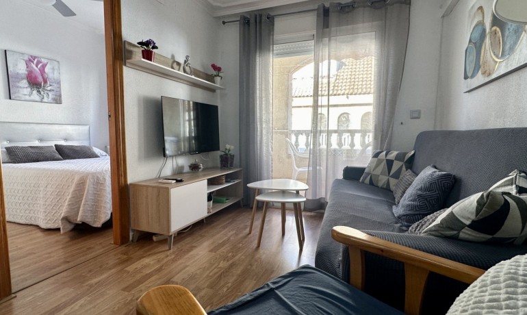 Venta - Apartamento / piso -
Torrevieja