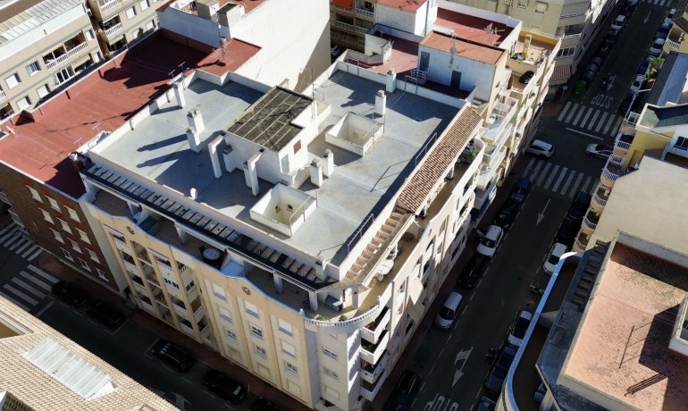 Venta - Apartamento / piso -
Torrevieja