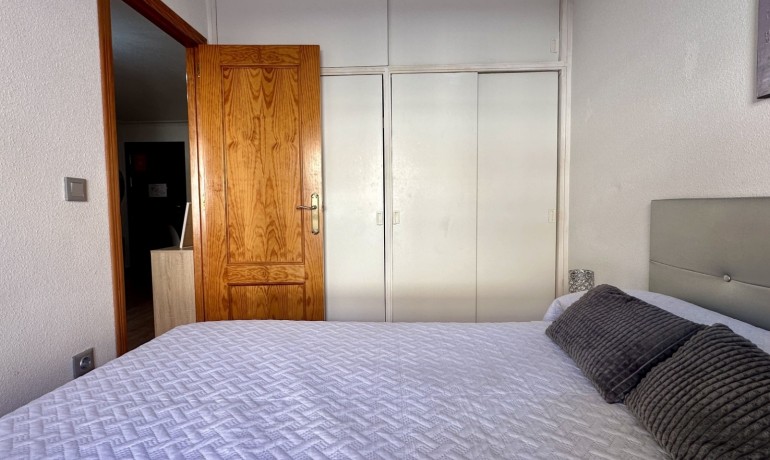 Venta - Apartamento / piso -
Torrevieja