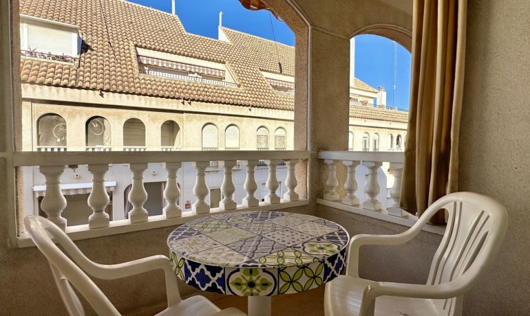 Venta - Apartamento / piso -
Torrevieja