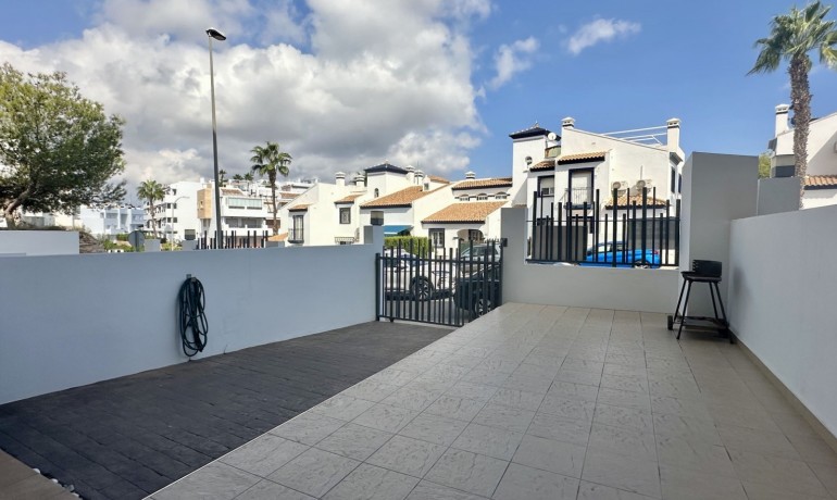 Revente - Appartement / Flat -
Orihuela Costa* - Villamartin*