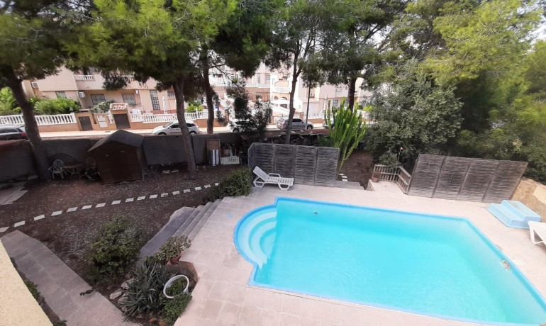 Herverkoop - Villa -
Orihuela Costa* - Orihuela Costa