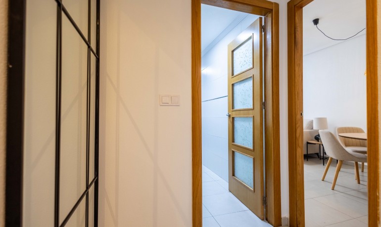 Sale - Apartment / Flat -
Torrevieja* - Playa del Cura