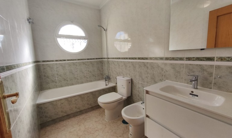 Venta - Apartamento / piso -
Orihuela Costa - Punta Prima