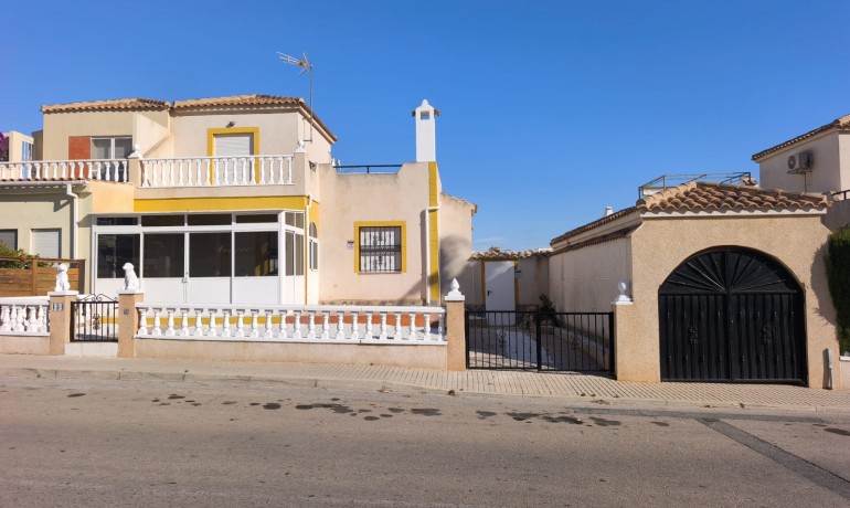 Venta - Apartamento / piso -
Orihuela Costa - Punta Prima