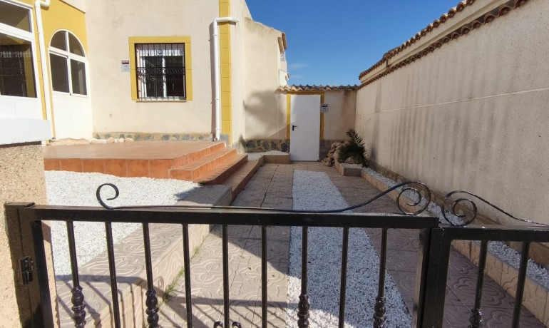 Venta - Apartamento / piso -
Orihuela Costa - Punta Prima