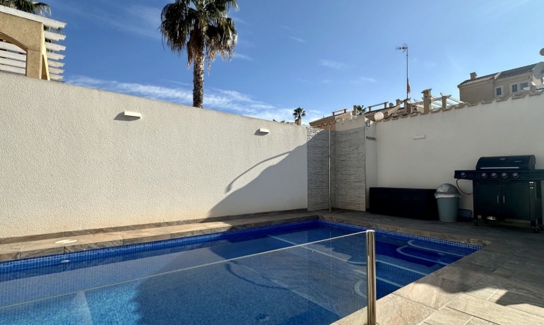 Sale - Villa -
Orihuela Costa* - Los Dolses*