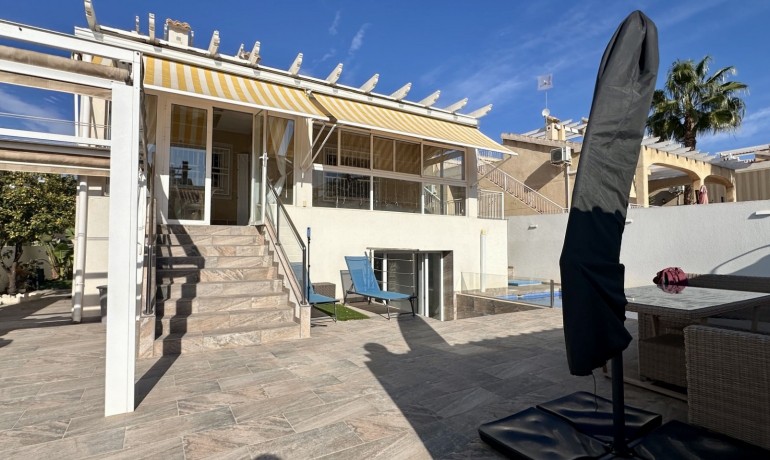 Sale - Villa -
Orihuela Costa* - Los Dolses*