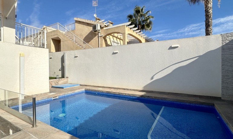 Sale - Villa -
Orihuela Costa* - Los Dolses*