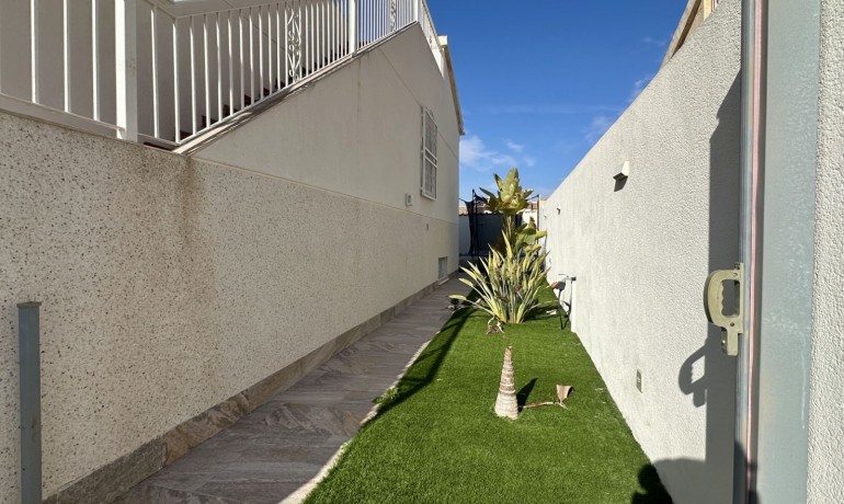 Sale - Villa -
Orihuela Costa* - Los Dolses*