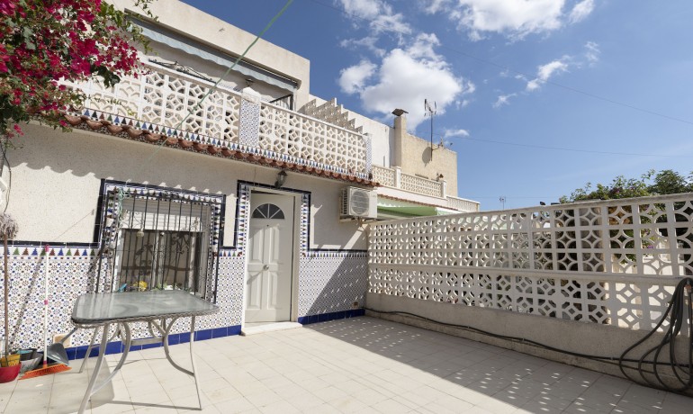 Sale - House -
Torrevieja* - Torrevieja