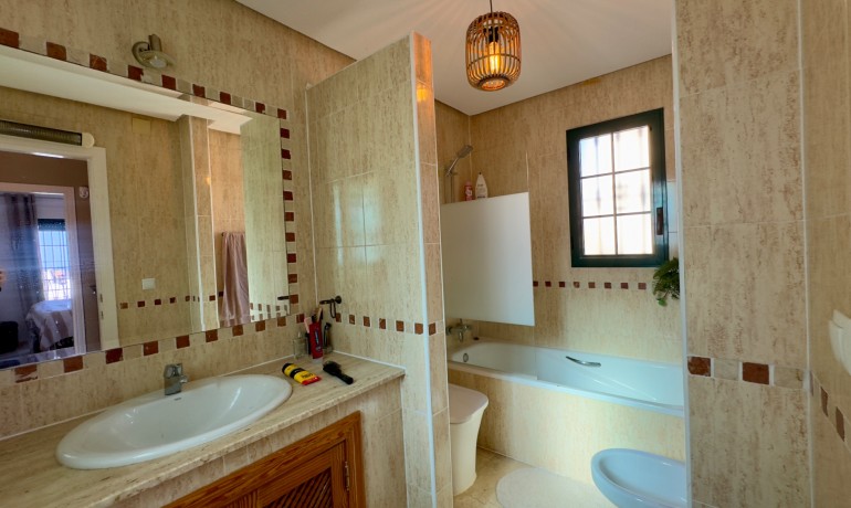 Herverkoop - Villa * -
Orihuela Costa* - Los Dolses*