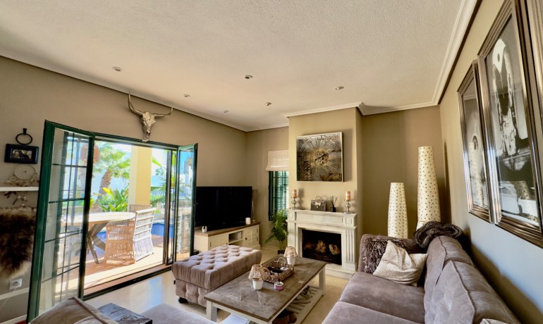 Herverkoop - Villa * -
Orihuela Costa* - Los Dolses*