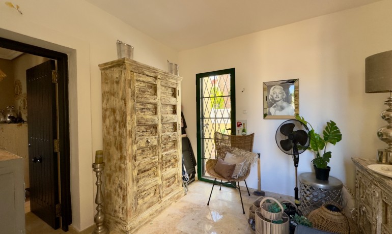 Herverkoop - Villa * -
Orihuela Costa* - Los Dolses*