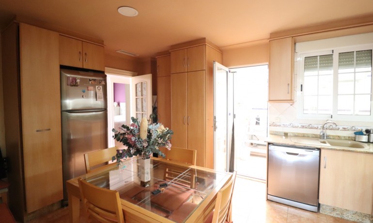 Herverkoop - Villa -
Almoradi - El Saladar