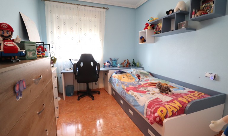 Herverkoop - Villa -
Almoradi - El Saladar