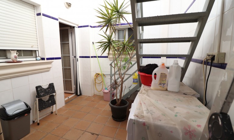 Herverkoop - Villa -
Almoradi - El Saladar