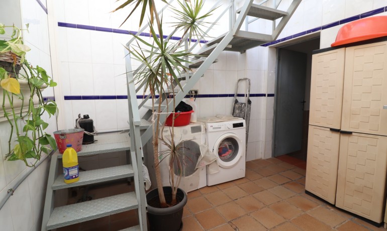 Herverkoop - Villa -
Almoradi - El Saladar