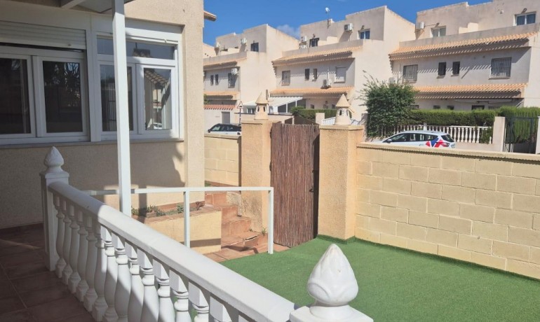 Herverkoop - Huis -
Orihuela Costa* - Playa Flamenca*
