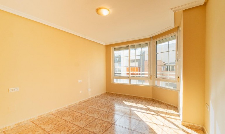 Herverkoop - Appartement / Flat -
Torrevieja* - Centro