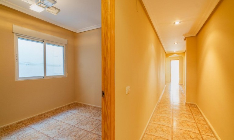 Herverkoop - Appartement / Flat -
Torrevieja* - Centro