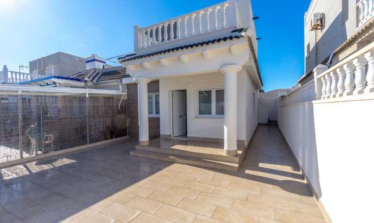 Venta - Villa -
Torrevieja - El chaparral