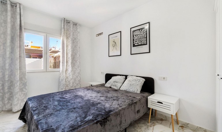 Venta - Villa -
Torrevieja - El chaparral