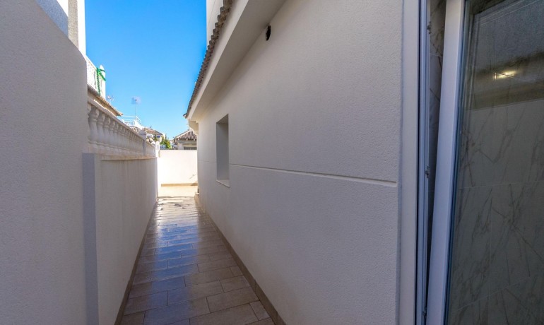 Venta - Villa -
Torrevieja - El chaparral