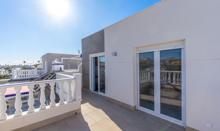 Venta - Villa -
Torrevieja - El chaparral