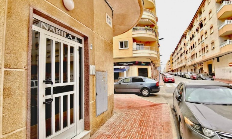 Venta - Apartamento / piso -
Torrevieja - Playa del cura