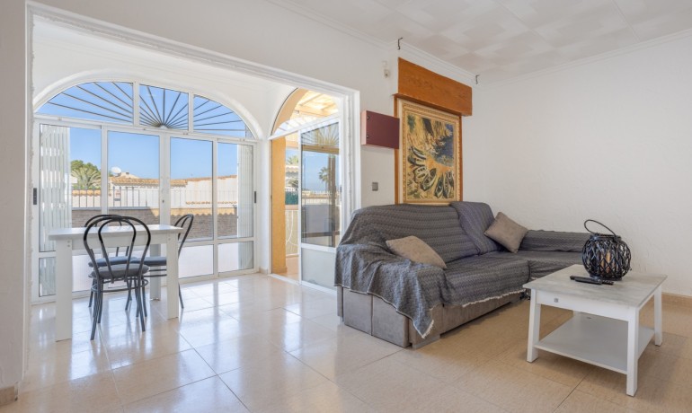Venta - Villa -
Torrevieja - Urbanización San Luis