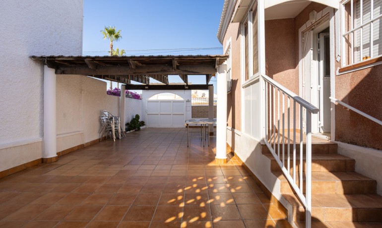 Venta - Villa -
Torrevieja - Urbanización San Luis