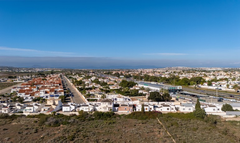Venta - Villa -
Torrevieja - Urbanización San Luis