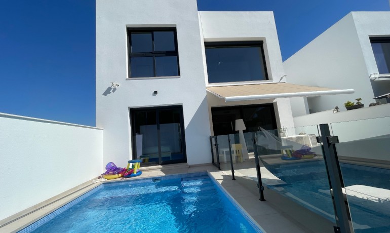 Herverkoop - Villa -
Formentera del Segura - Pueblo