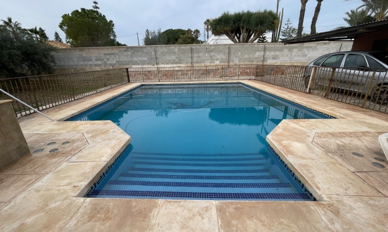 Venta - Villa -
Elche