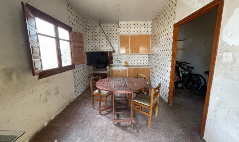 Venta - Villa -
Elche