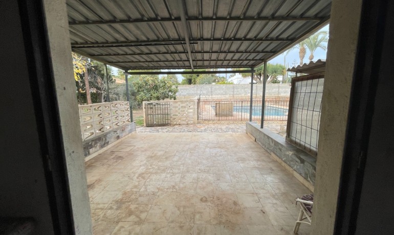 Venta - Villa -
Elche