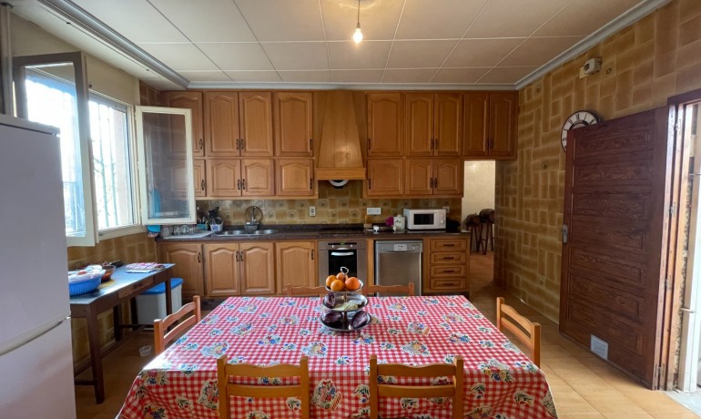 Venta - Villa -
Elche