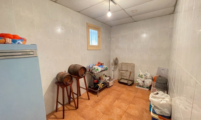 Venta - Villa -
Elche