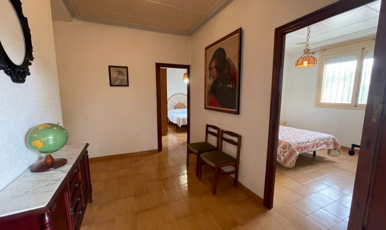 Venta - Villa -
Elche