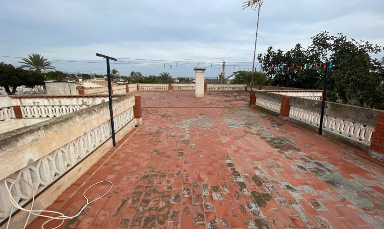 Venta - Villa -
Elche